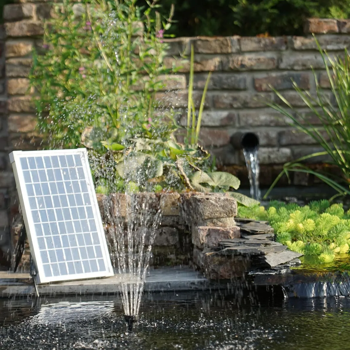 SolarMax 600 Springvandssæt med solcelle
